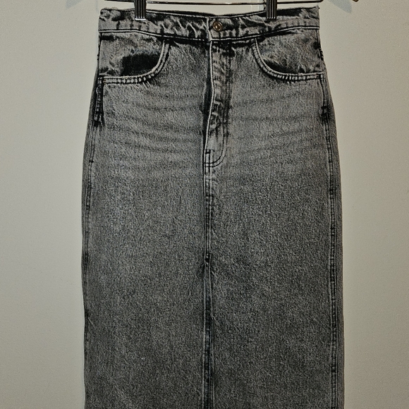 Zara Acid Wash Midi Skirt with front split. - Picture 3 of 6